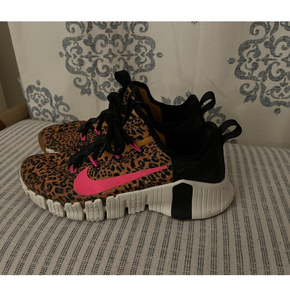 Women’s Nike Metcon 3 leopard print. Women’s size 8